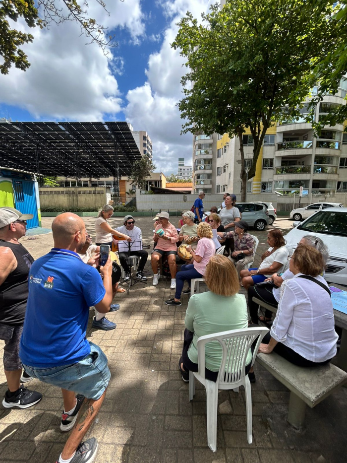 Caminhada do Dia do Idoso em Jardim Camburi