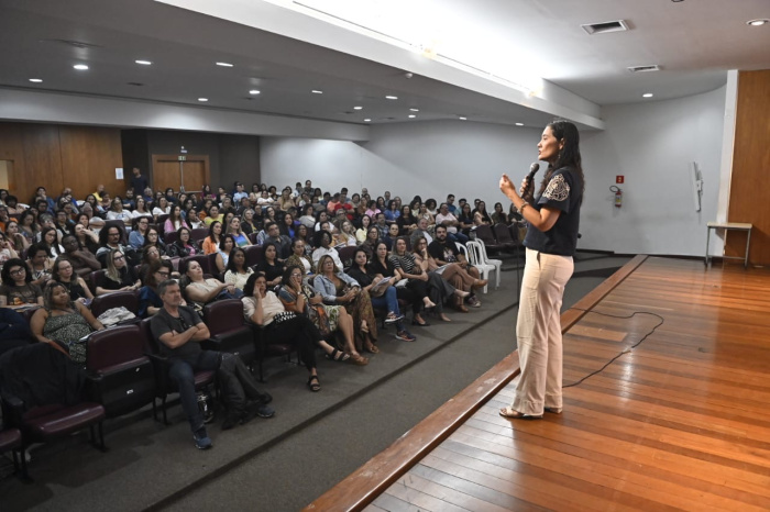 Vitória inicia formação para processo seletivo de diretores escolares