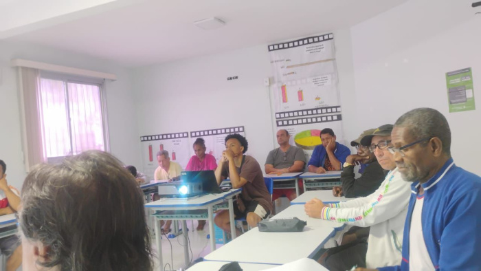 Abrigo 1 promove roda de conversa sobre a importância da comunicação no processo de superação