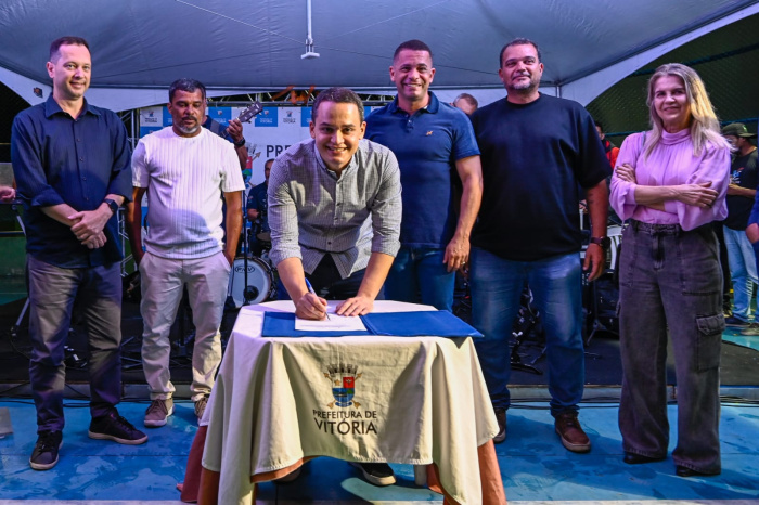 Assinatura da Ordem de Serviço para novo campo de grama sintética de Mario Cypreste