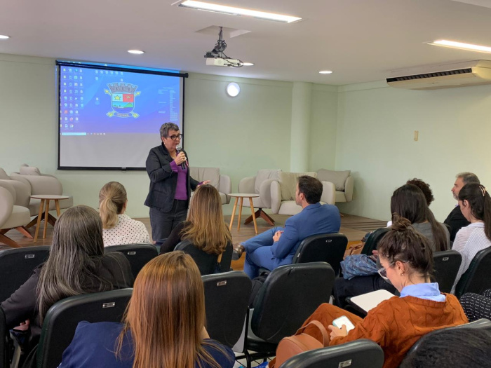 Saúde de Vitória promove curso voltado à promoção da vacinação e à informação segura