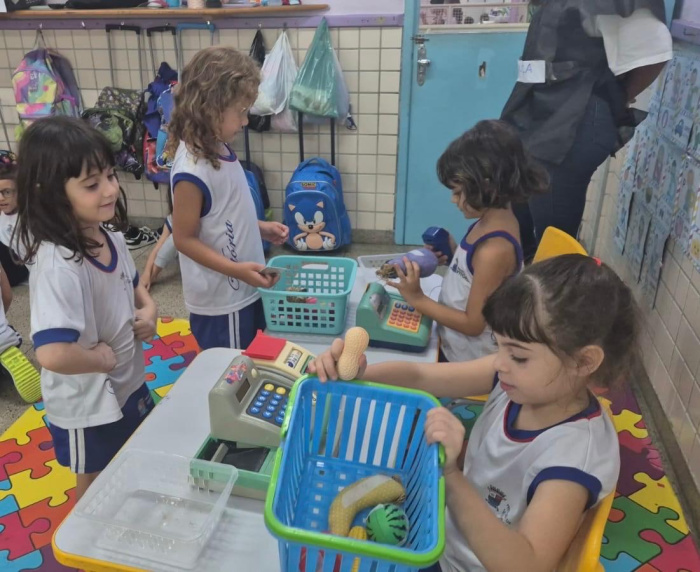Supermercado do conhecimento: crianças aprendem de forma divertida no CMEI João Pedro de Aguiar