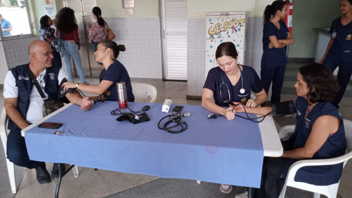 Profissionais da Saúde de Vitória recebem festa na Etsus