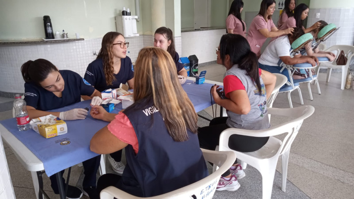 Profissionais da Saúde de Vitória recebem festa na Etsus