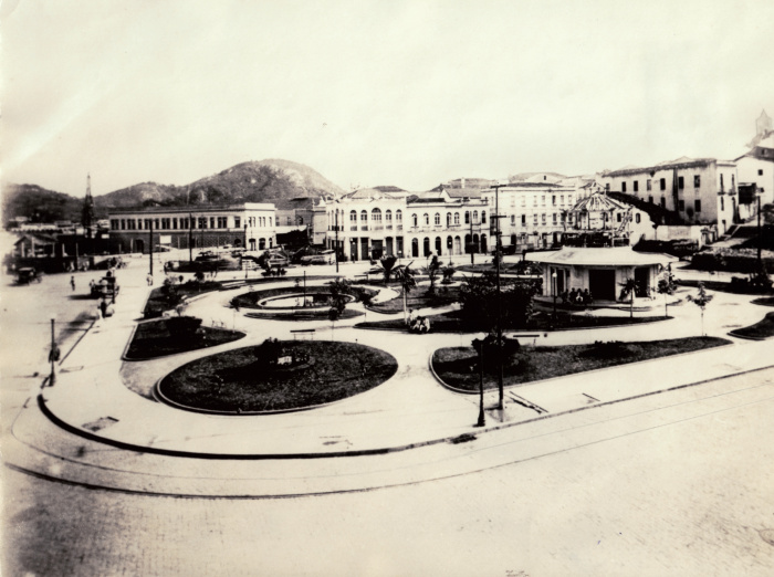 Praça Costa Pereira, paisagismo de Paulo Mottas. Década de 1930