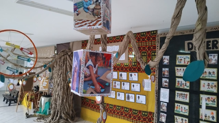 Mostra de crianças do CMEI Anísio Spínola Teixeira é exposta na Secretaria de Educação