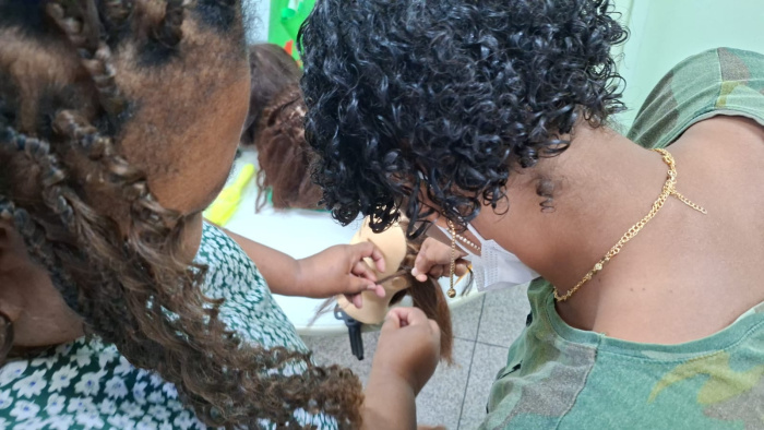 Projeto Trançando Vidas celebra a formatura de pacientes do Caps AD