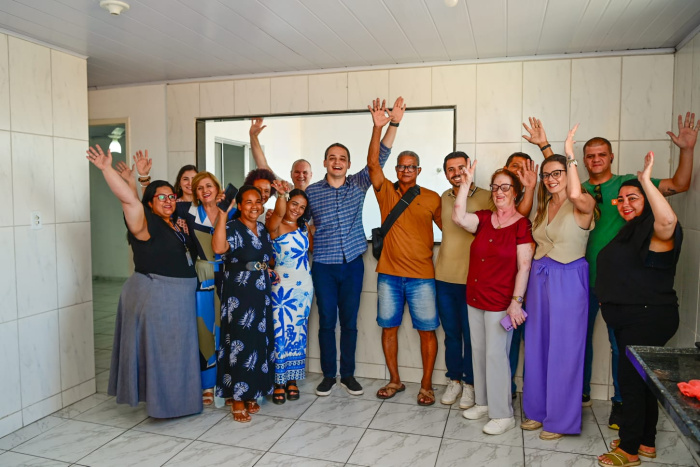 Entrega da residência de número 283 do Bônus Moradia para Cosmira