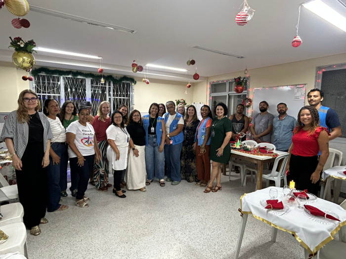 Ceia natalina para pessoas em situação de rua no Creas Bernto Ferreira