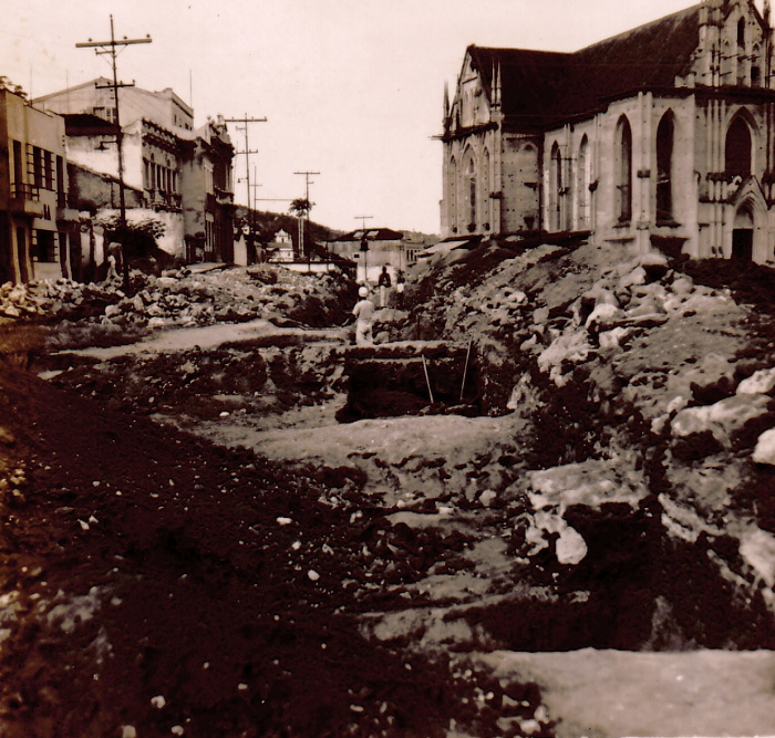 Drenagem da Rua José Marcelino - antiga Rua Grande - e Praça Dom Luiz Scortegagna