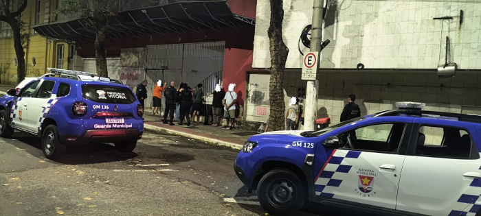 Guarda de Vitória detém grupo por fazer pichação no Centro de Vitória