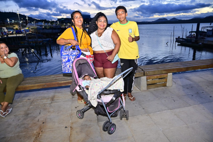 Psirico agita a orla de São Pedro em show surpresa especial