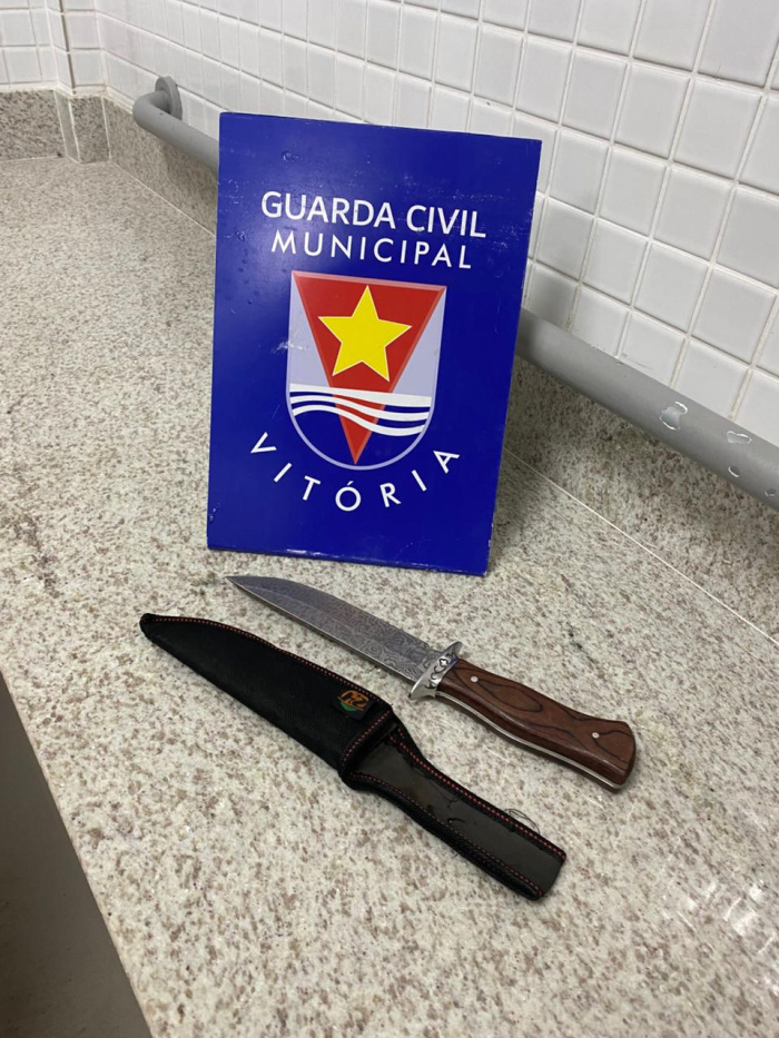Guarda Municipal prende homicida e agressor, em Camburi