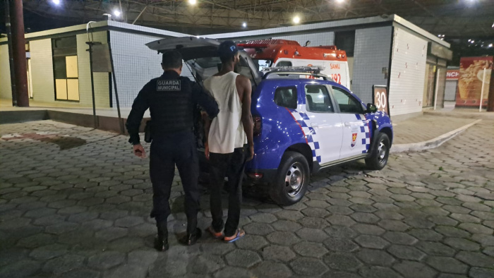 Homem com mandado em aberto por extorsão é preso pela Guarda Municipal na Rodoviária