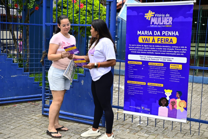 Maria da Penha vai à Feira leva informação e reforça a rede de proteção às mulheres em Goiabeiras