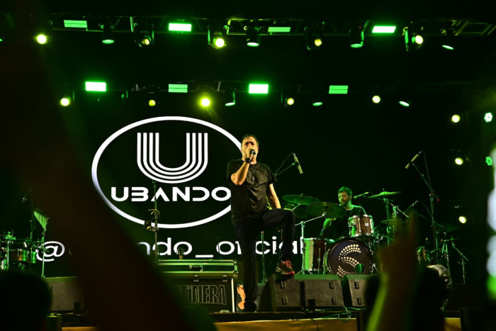 Penúltima noite da Arena de Verão lota Camburi com dois shows e transmissão em TV aberta