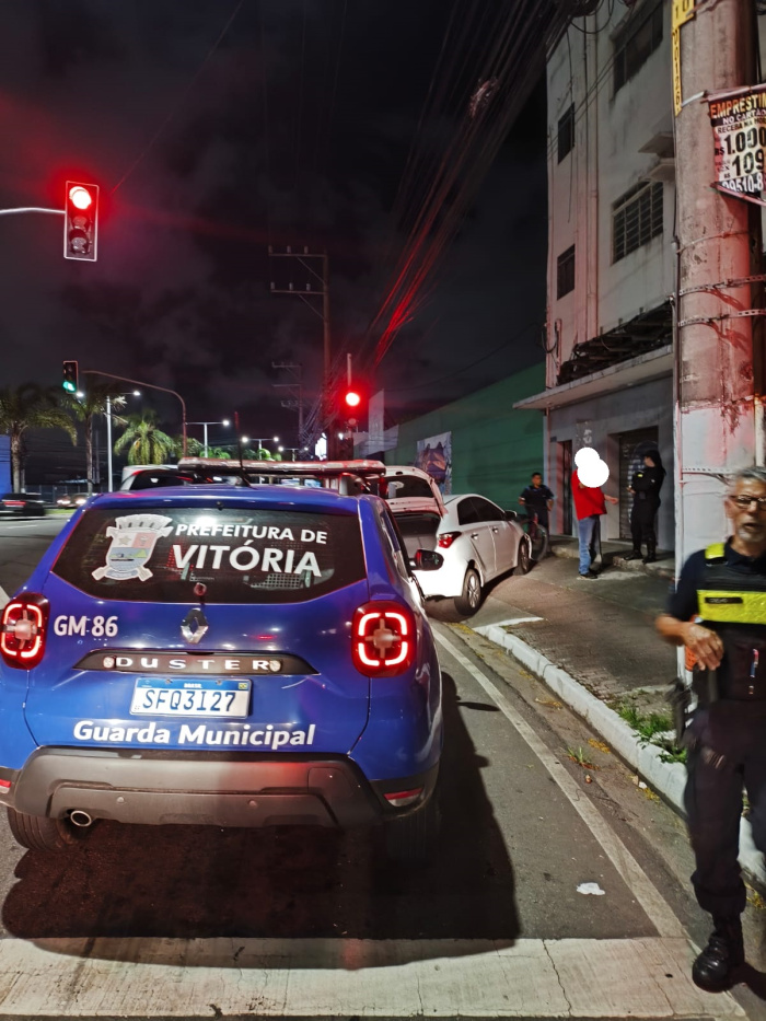 Com ajuda de câmeras, Guarda de Vitória encontra idoso que estava desaparecido