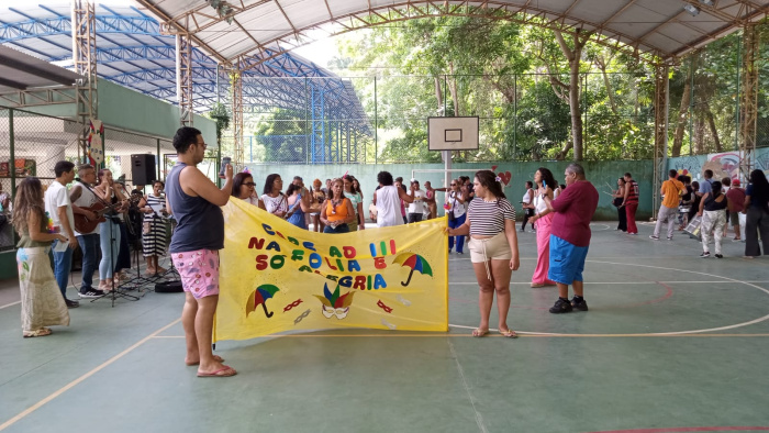 Último ensaio do Bloco Que Loucura no Caps São Pedro