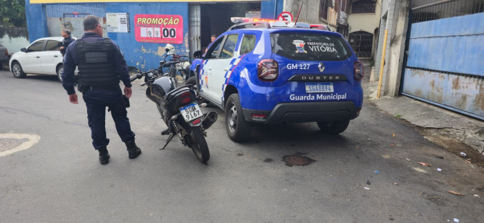 Menos de 24 horas depois de roubo, motocicleta de entregador é recuperada pela Guarda de Vitória