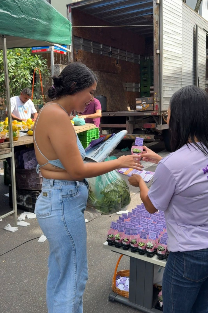 maria da penha vai a feira no bairro república