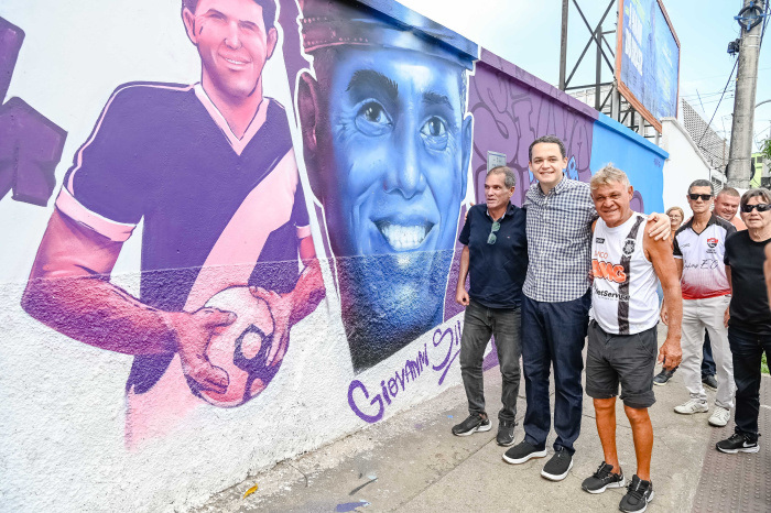 Homenagem aos Jogadores Marinho e Geonave Silva no muro do Clube Caxias