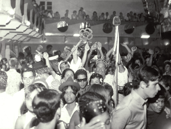 Rei Momo com a chave da cidade. Década de 1960