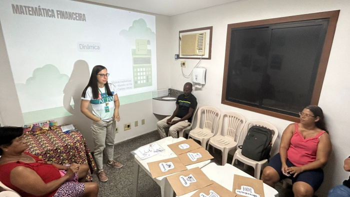 Oficina de Educação financeira no Cras Praia do Canto