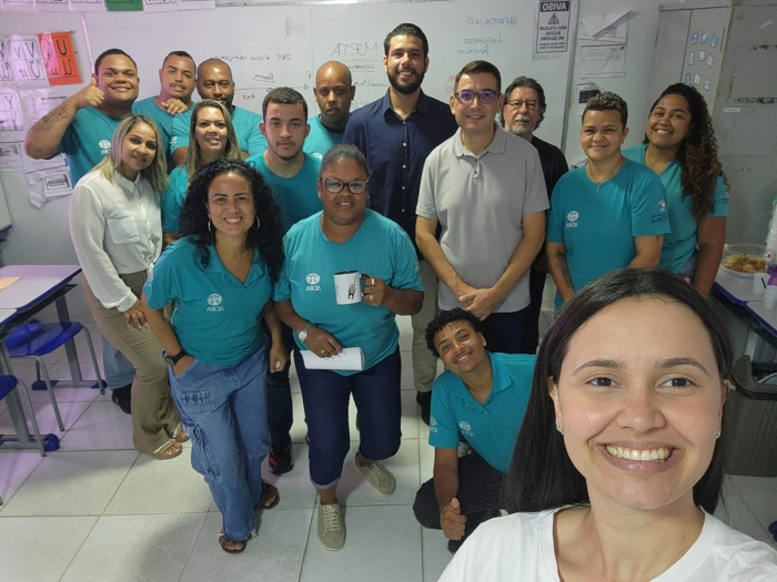 Leonardo Amorim ministra palestra para trabalhadores do Abrigo 1