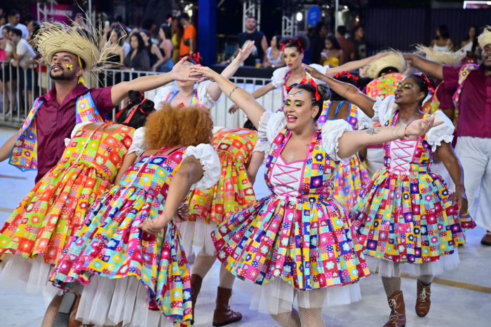Mocidade da Praia levou os festejos juninos para a avenida do Sambão do Povo
