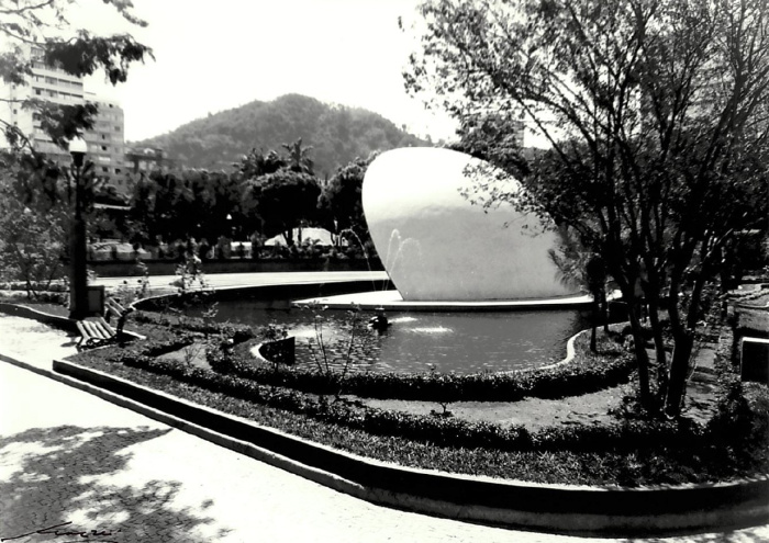 Concha Acústica, chafariz e lago. Foto de Alfredo Mazzei.
