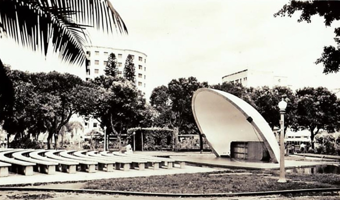Cartão Postal ColonVist com Anfiteatro da Concha Acústica do Parque Moscoso. Década de 1960