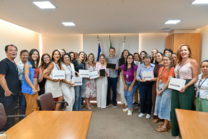 Entrega dos tablets para trabalhadores da Semas.