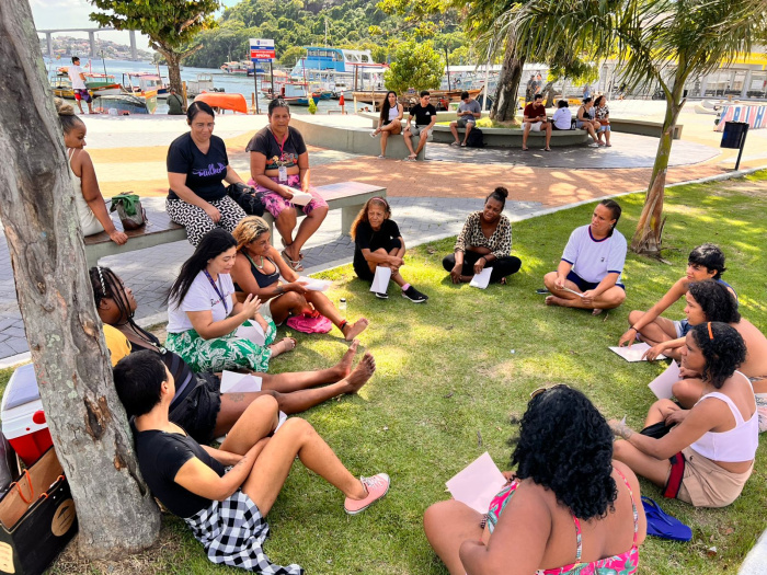 Ação alusiva ao Dia da Mulher realizada pelos Centro Pop de Vitória