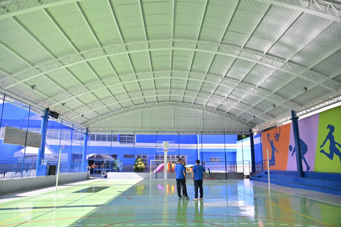 Do piso ao teto quadra foi completamente restaurada.