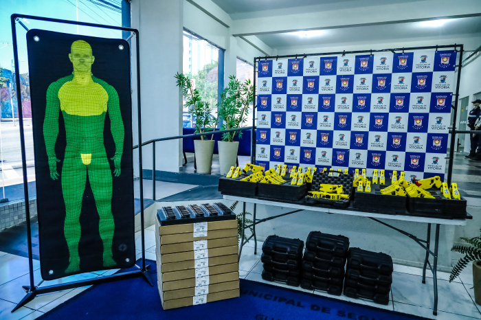 Entrega de 150 armas de choque TEASERS para a Guarda Municipal