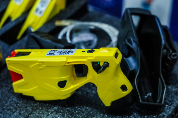 Entrega de 150 armas de choque TEASERS para a Guarda Municipal