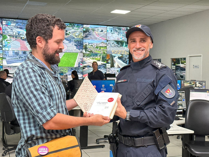 Guarda de Vitória encontra e devolve bolsa com tese de doutorado de professor da Ufes