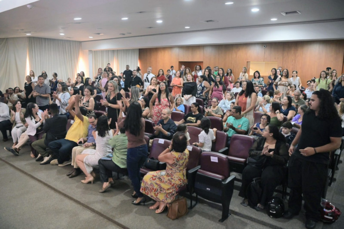 Posse dos novos 100 servidores da Educação