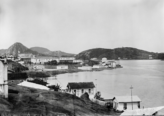 Vista da Vila Rubim, com Santa Casa de Misericórdia e Igreja de São Thiago. Década de 1900