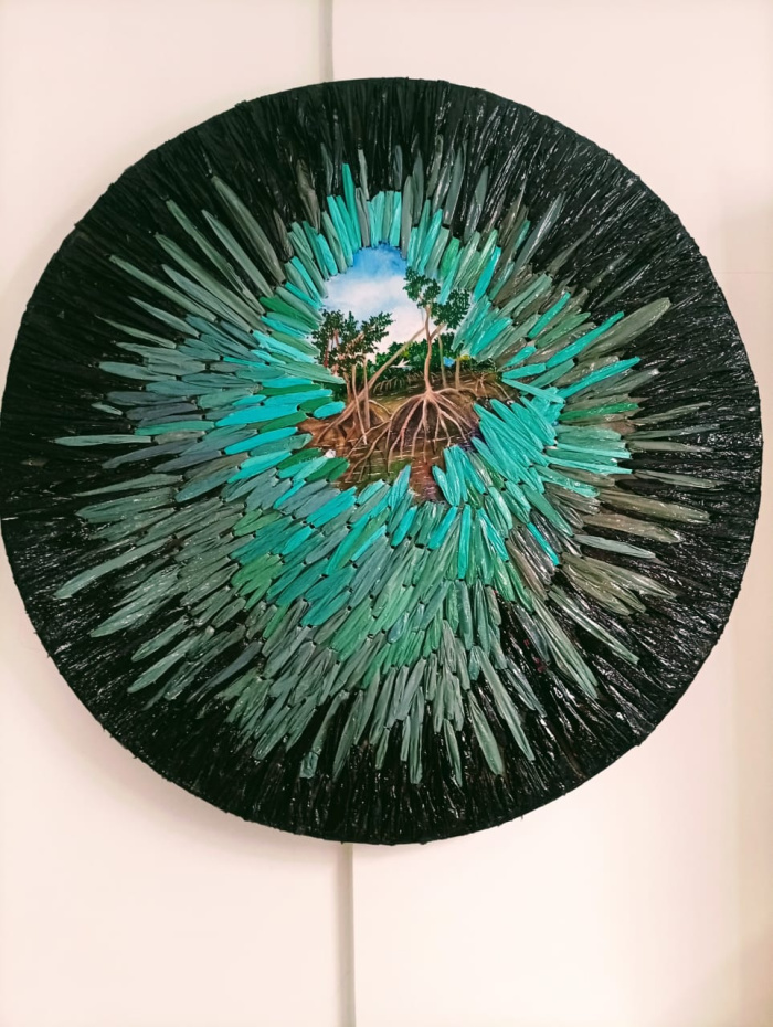 Casa Porto recebe exposição que transforma materiais descartados em arte