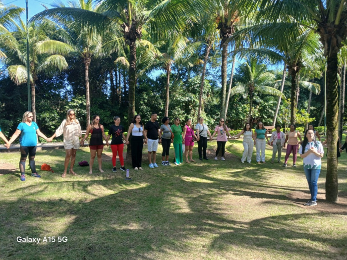 Idosos vivenciam natureza em ação educativa na Mata Paludosa