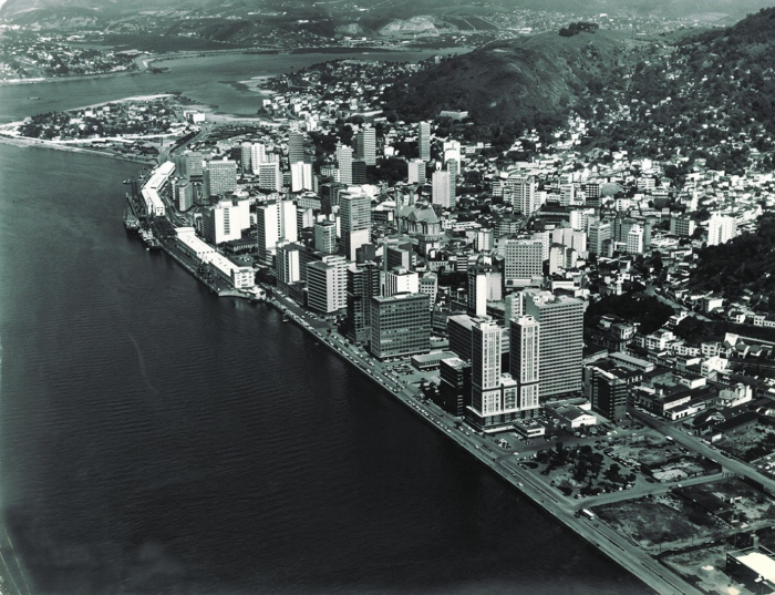 Vista aérea do Centro de Vitória. Década de 1970