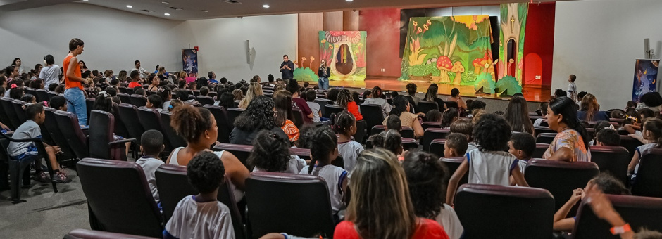Ação da Biblioteca Municipal lota auditório da PMV